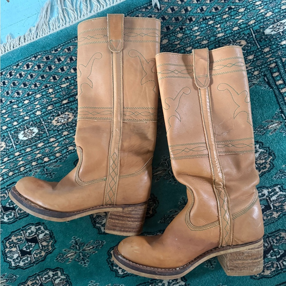 FRYE AND CO. Tan Leather Ankle Boots